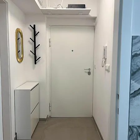 Astra Apartment *